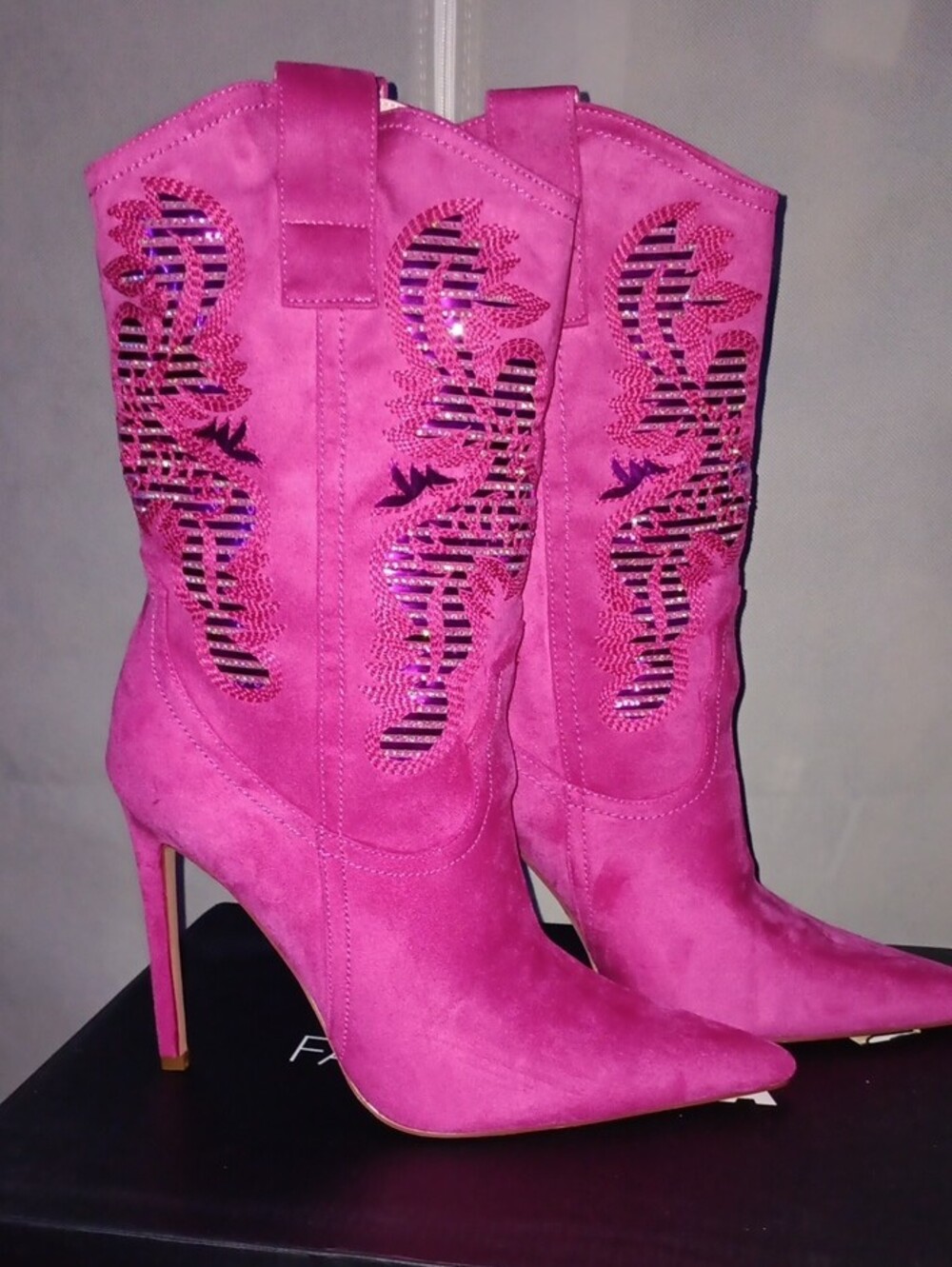 Fuchsia Embellished Pointed-Toe Stiletto Western Boots - Picture 2 of 5